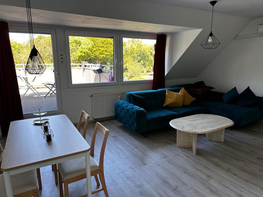 A&V Apartments Wunderschoene Rheinblick Wohnung Zum Entspannen Apt Ela دوسبرغ المظهر الخارجي الصورة